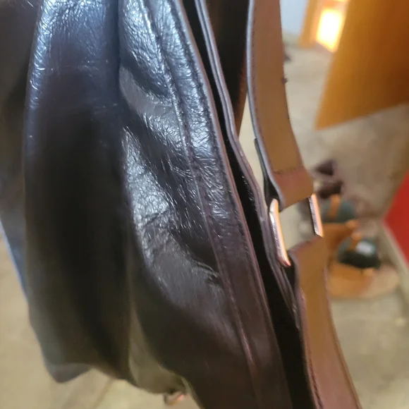 Black Leather Chain-Embellished Women's Bag - Picture 7 of 10